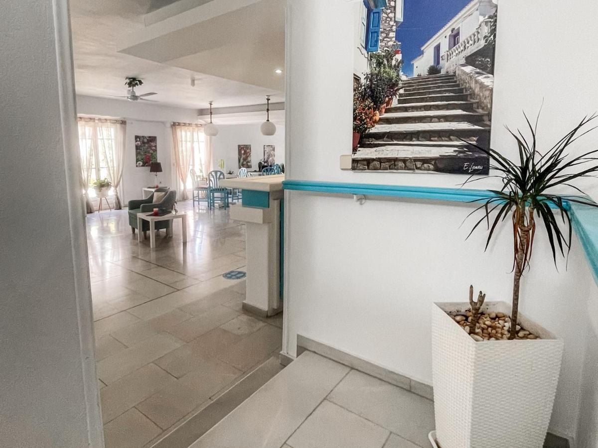 Hotel Stratos 2*